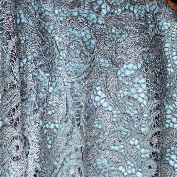Claudia Ev- Teal lace short dress - Picture 2 of 2